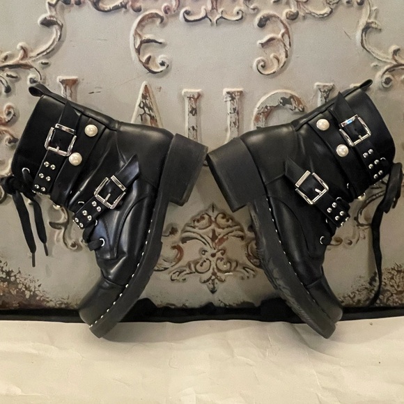 Forever 21 plastic booties with pearls and buckles. Size 6 medium - Picture 6 of 7